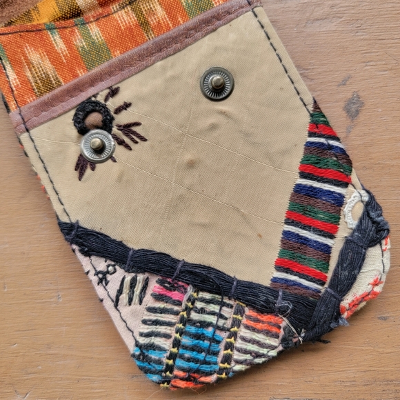 🌎👽 Free People Boho Embroidered Repurposed vtg banjara hippie Wallet card case - Picture 7 of 16
